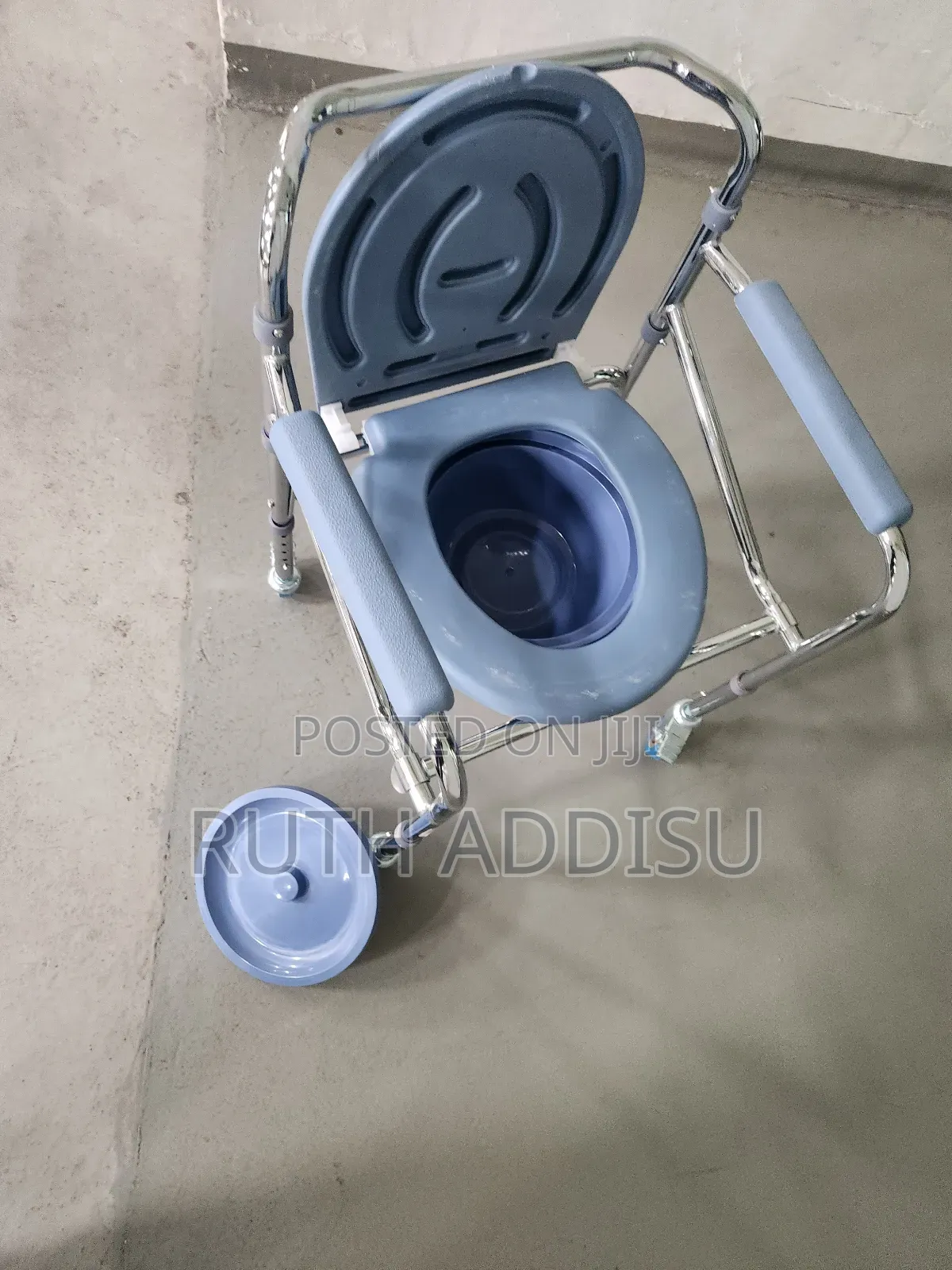 Commode Wheelchair協會brand New Four Wheels Toilet Seat延續commode Wheelch