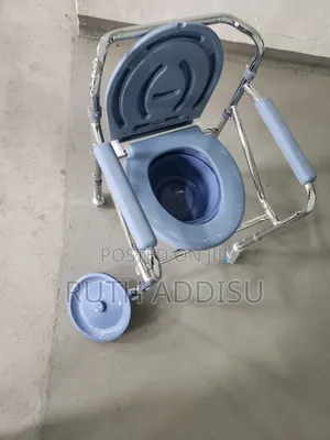 Commode Wheelchair協會brand New Four Wheels Toilet Seat延續commode Wheelch