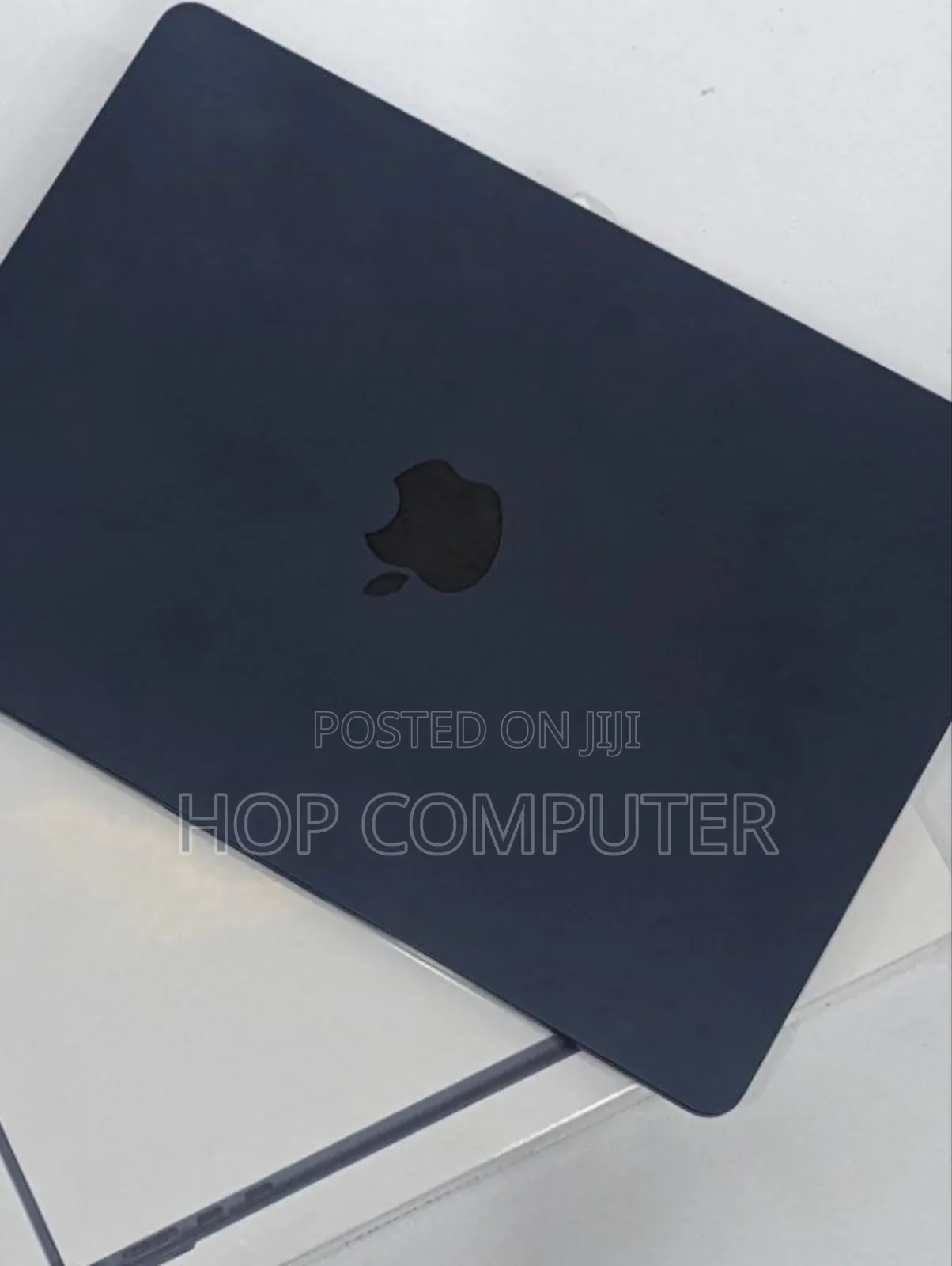 New Laptop Apple MacBook Air 2022 M2 8GB Apple M2 SSD 512GB