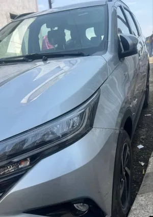 Toyota Rush 2022 Off white