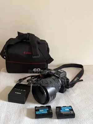 Photo - Canon R With Rf 24-105 Mm F/4 L Is Usm Lens (Red Ring)