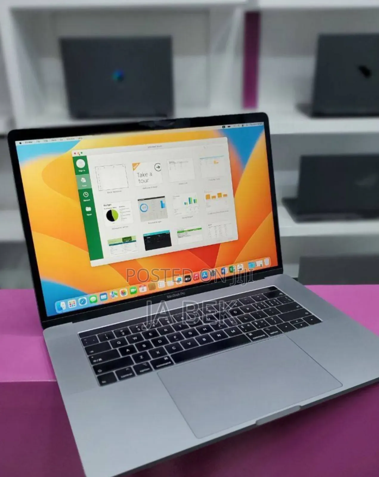 New Laptop Apple MacBook Pro 2018 16GB Intel Core I7 SSD 512GB