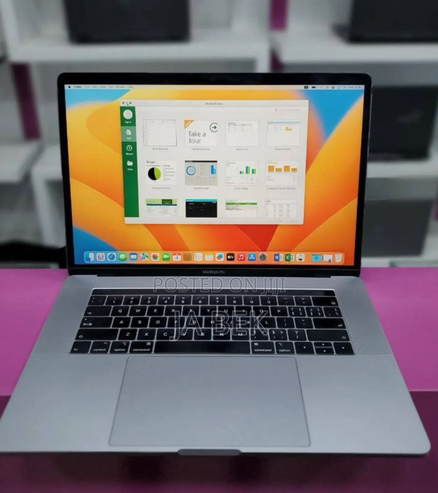 New Laptop Apple MacBook Pro 2018 16GB Intel Core I7 SSD 512GB