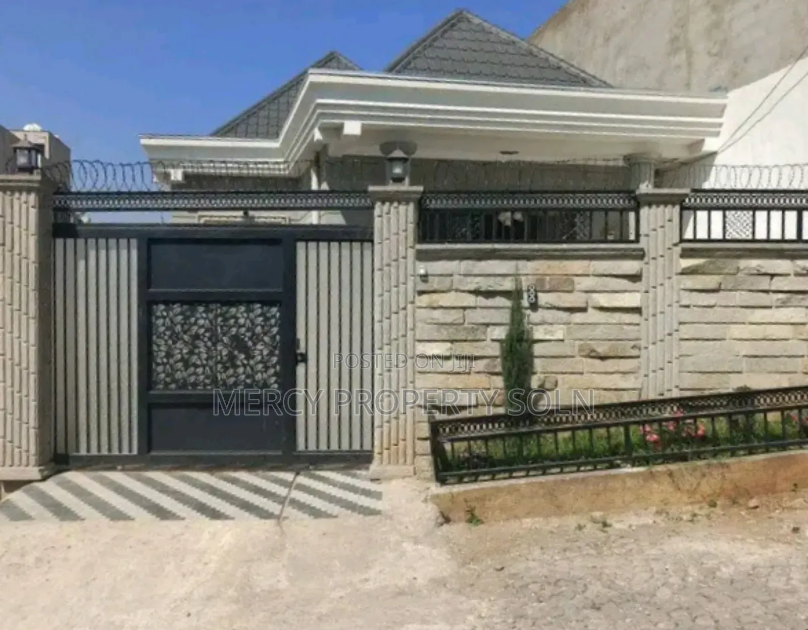 Furnished 5bdrm Villa in Bole for sale