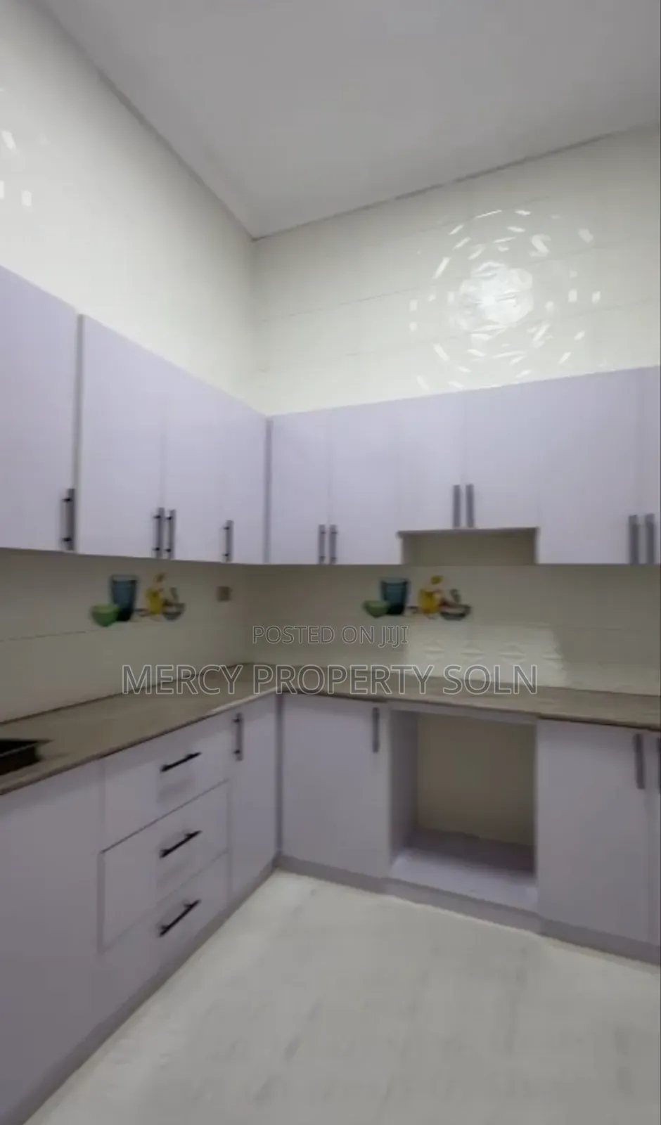 Furnished 5bdrm Villa in Bole for sale