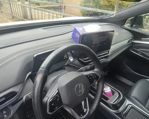 Volkswagen ID.4 2023 Off white