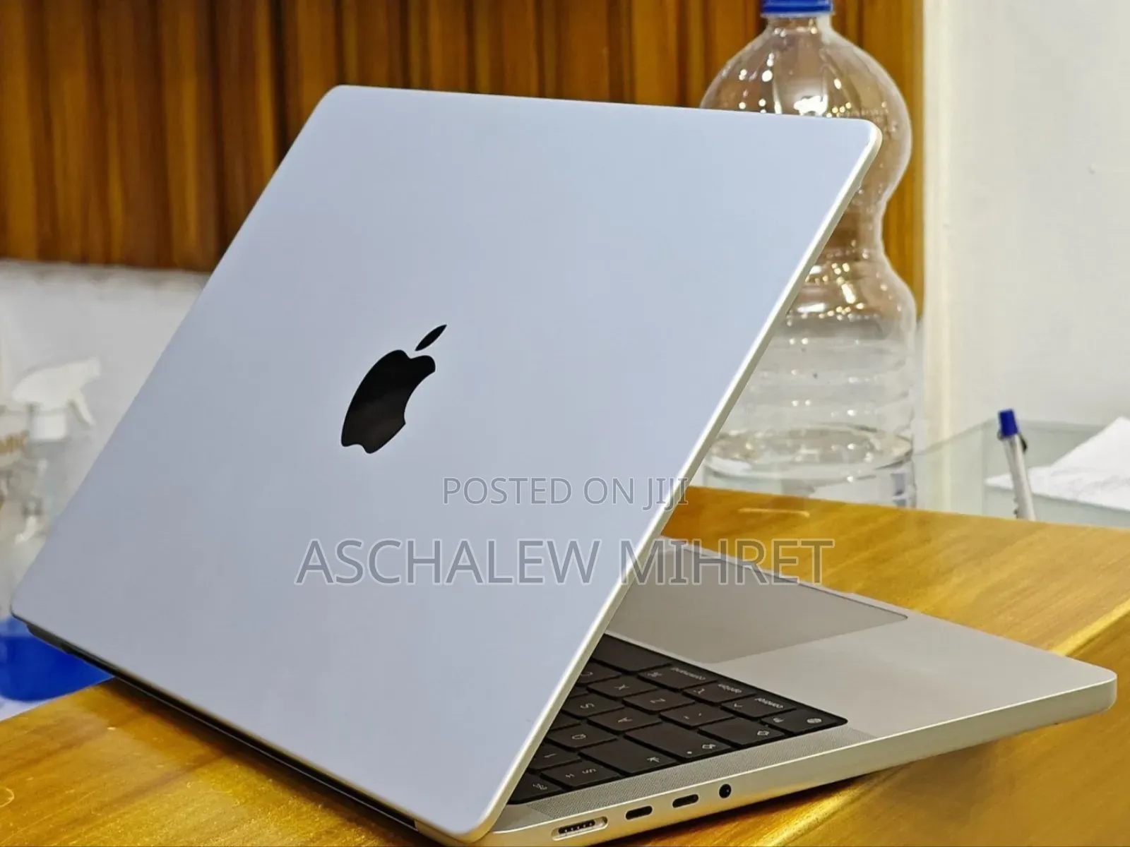 New Laptop Apple MacBook Pro M1 32GB Apple M1 Pro SSD 1T