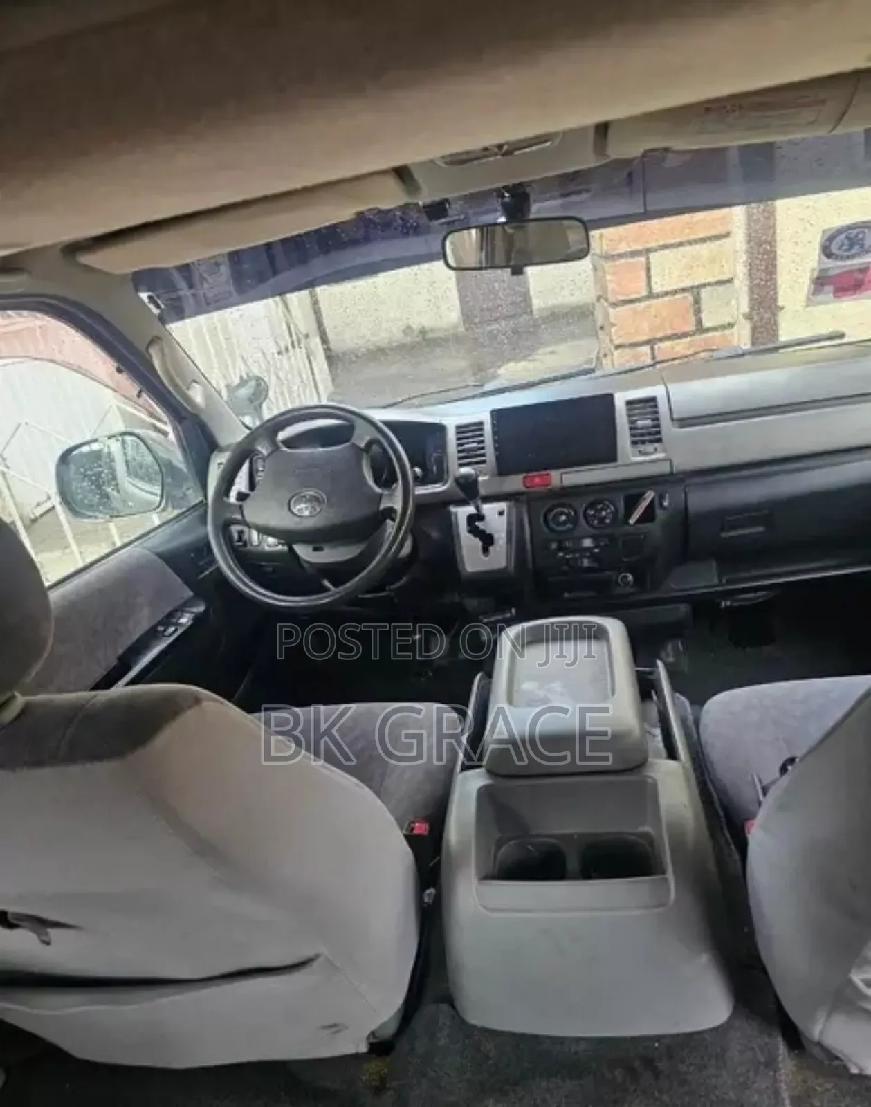 Toyota HiAce 2007 White