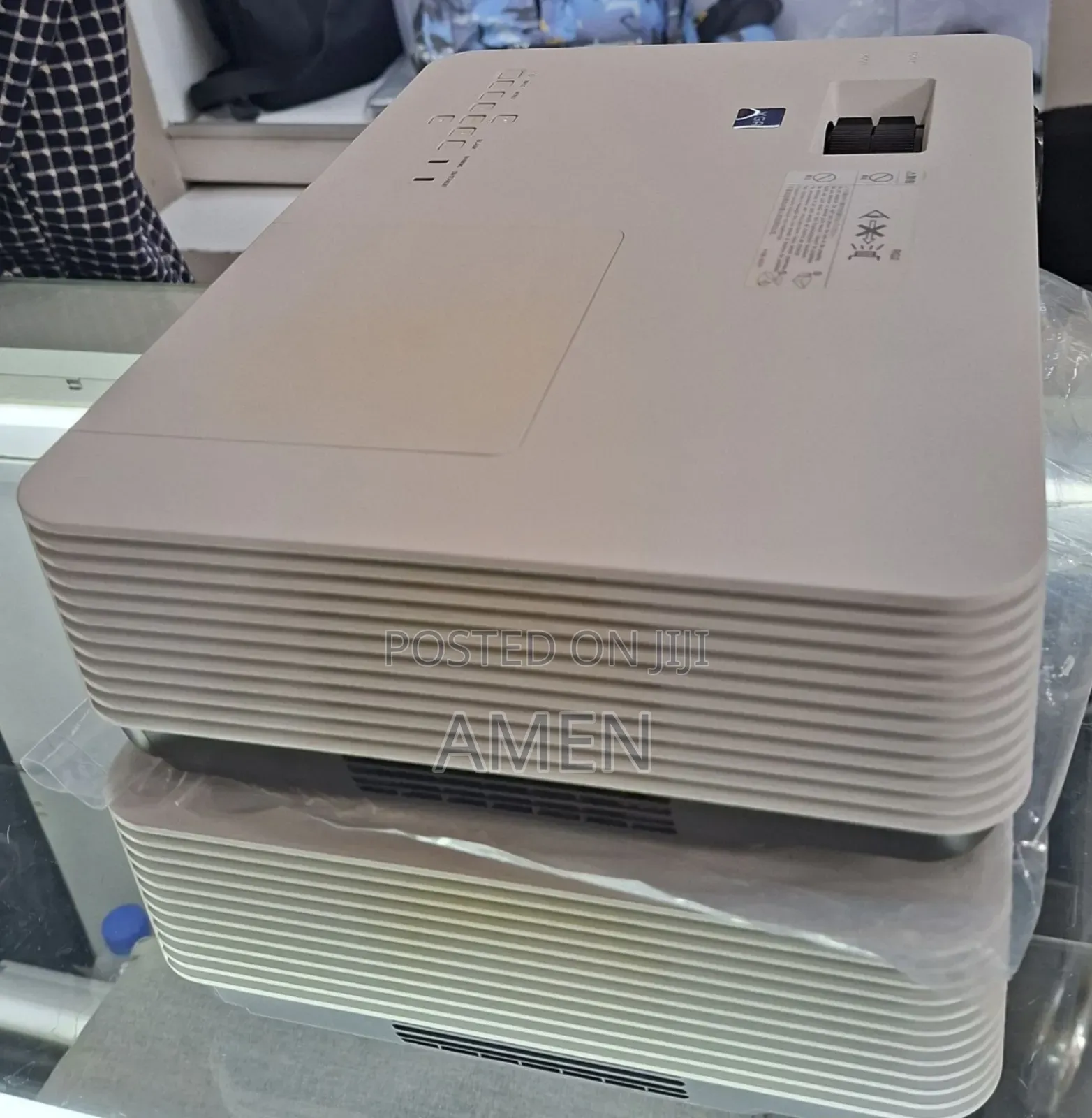 New Arrival 
Sony VPL-Dx221 Projector