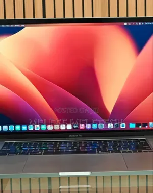 New Laptop Apple MacBook Pro 2019 16GB Intel Core I7 SSD 512GB