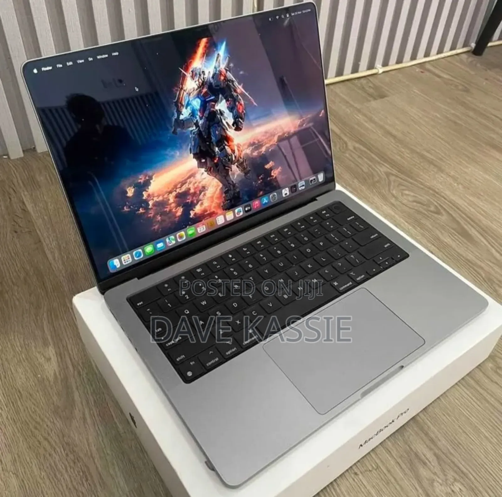 New Laptop Apple MacBook Pro M1 16GB Apple M1 Pro SSD 512GB