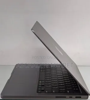 New Laptop Apple MacBook Pro M1 8GB Apple M1 SSD 512GB