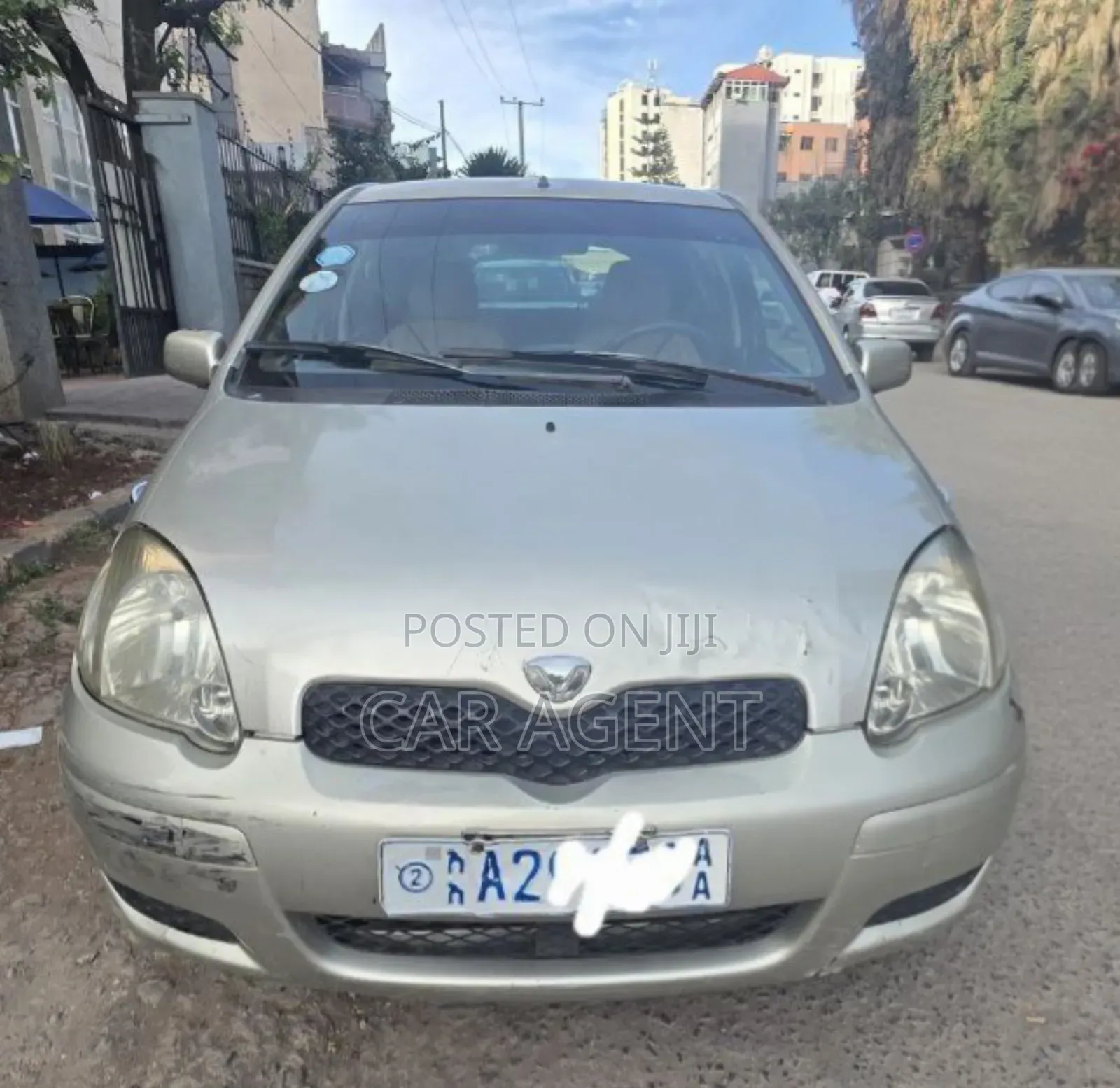 Toyota Vitz 2002 Silver