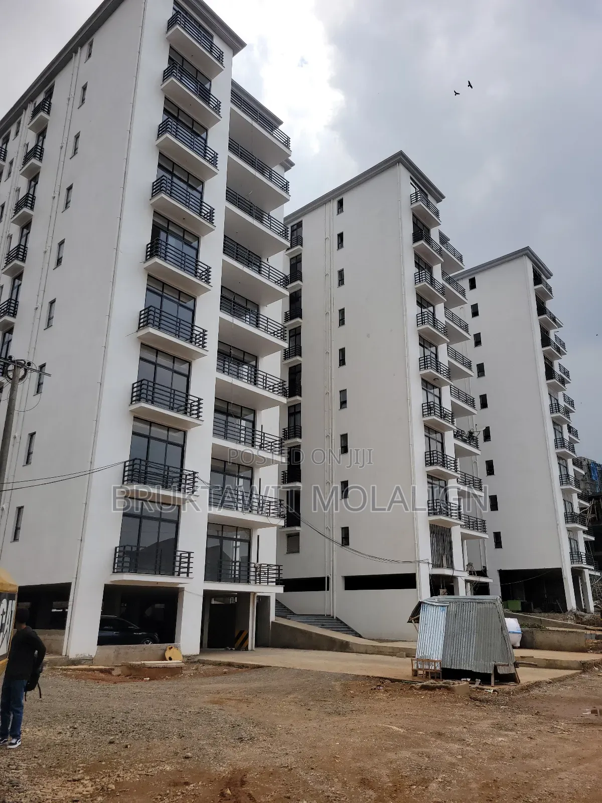 3bdrm Apartment in Cmc Yetebaberut, Yeka for sale