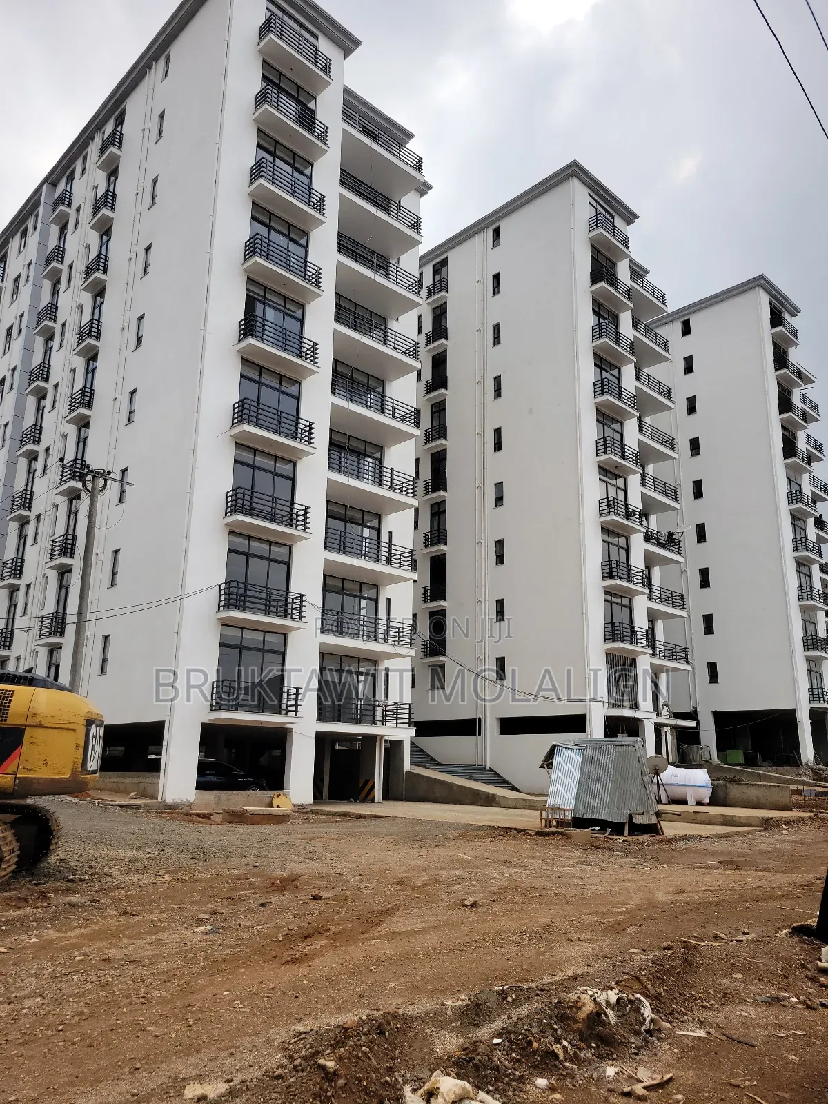 3bdrm Apartment in Cmc Yetebaberut, Yeka for sale