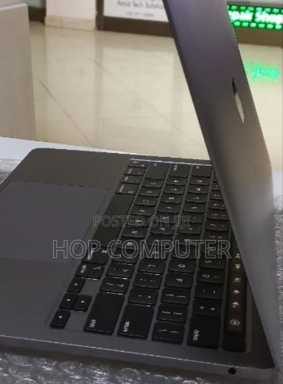 New Laptop Apple MacBook Pro 2020 16GB Apple M1 SSD 256GB