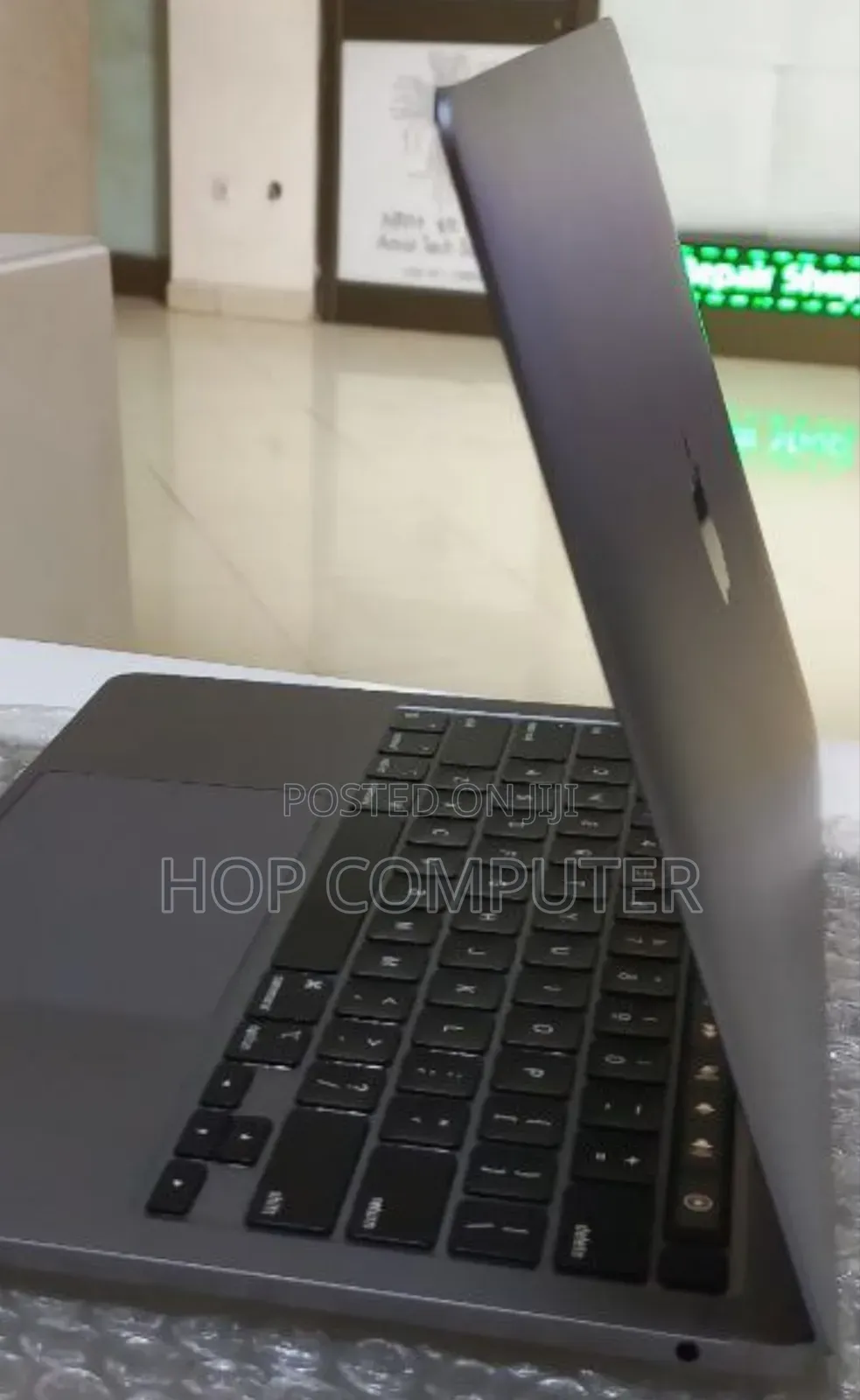 New Laptop Apple MacBook Pro 2020 16GB Apple M1 SSD 256GB