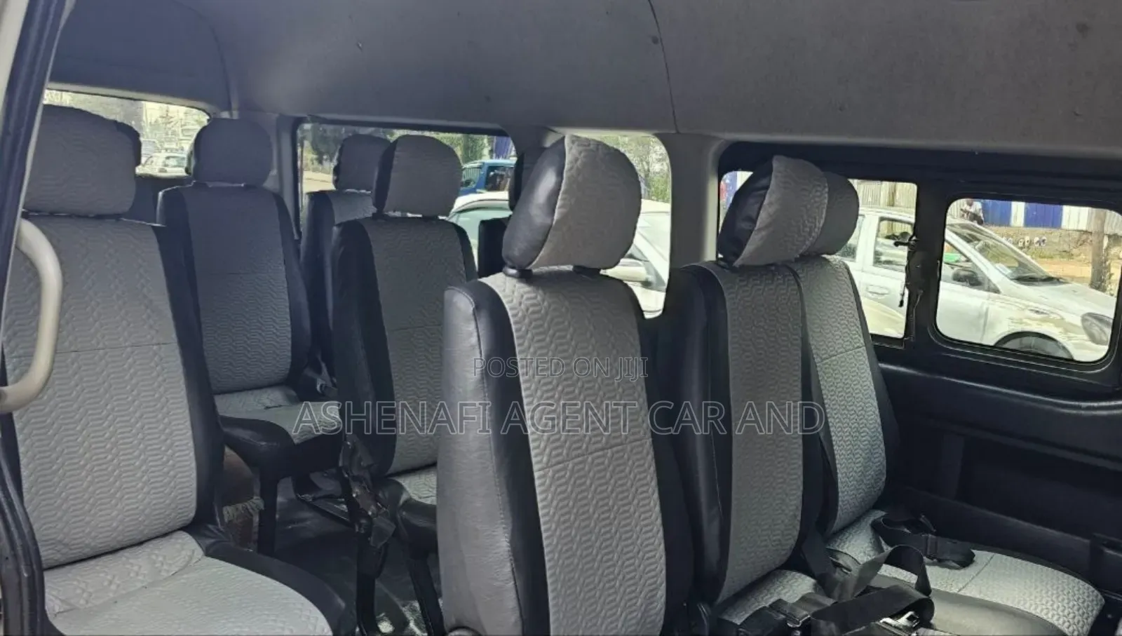 Toyota HiAce 2017 White