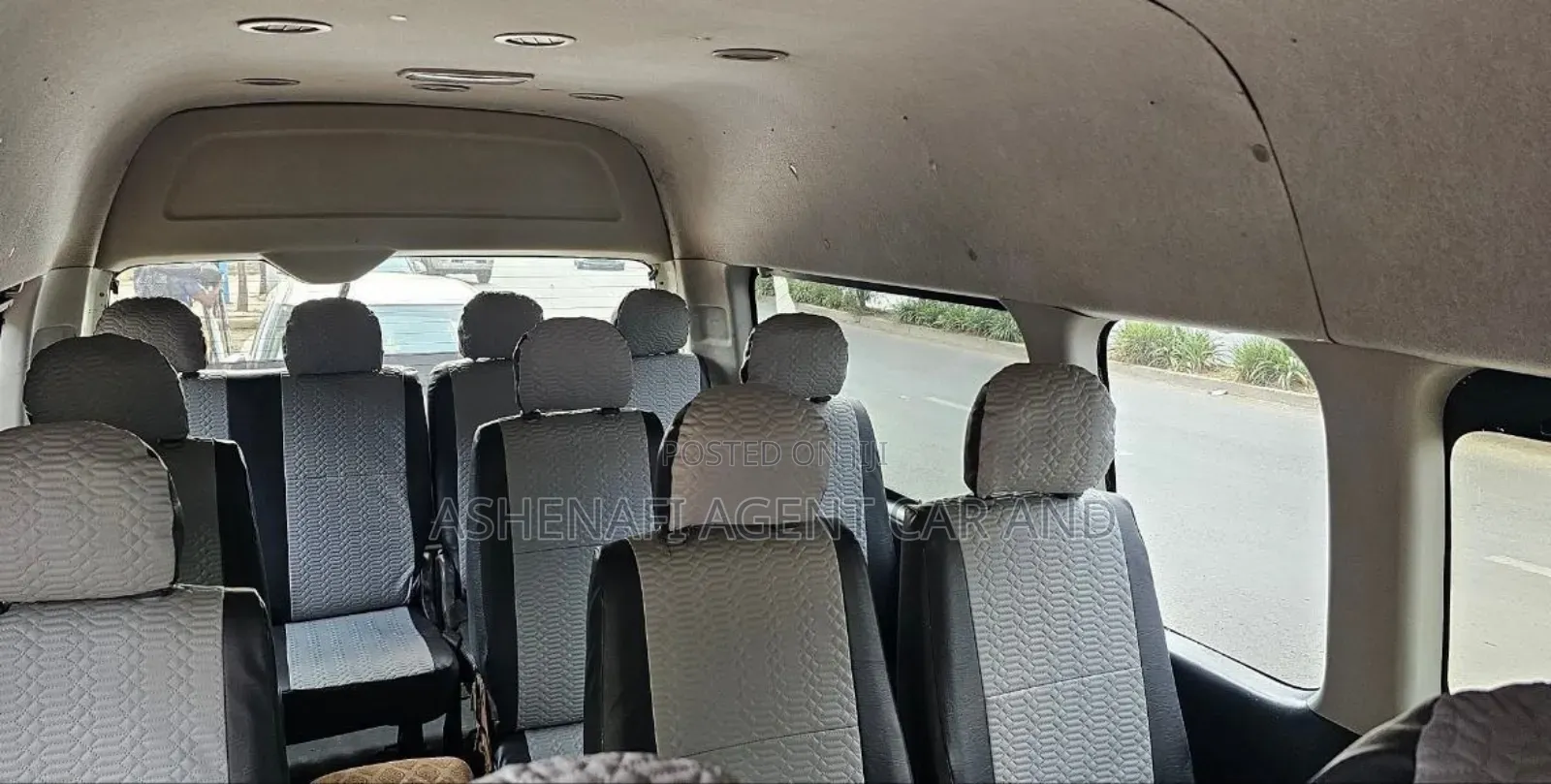 Toyota HiAce 2017 White