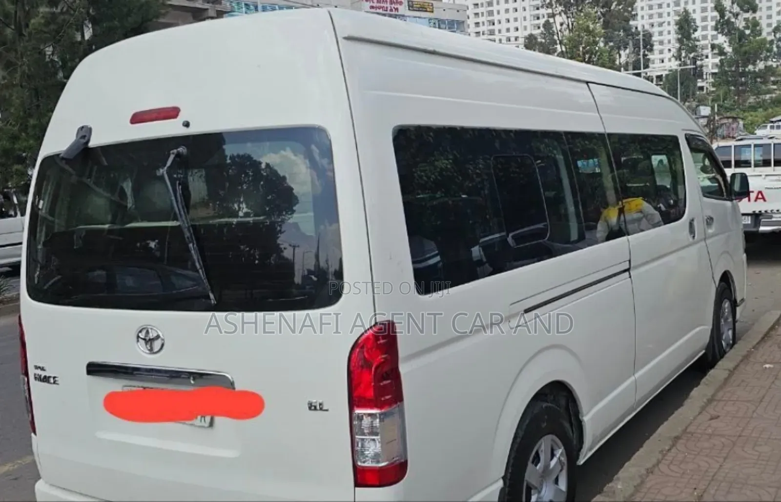 Toyota HiAce 2017 White