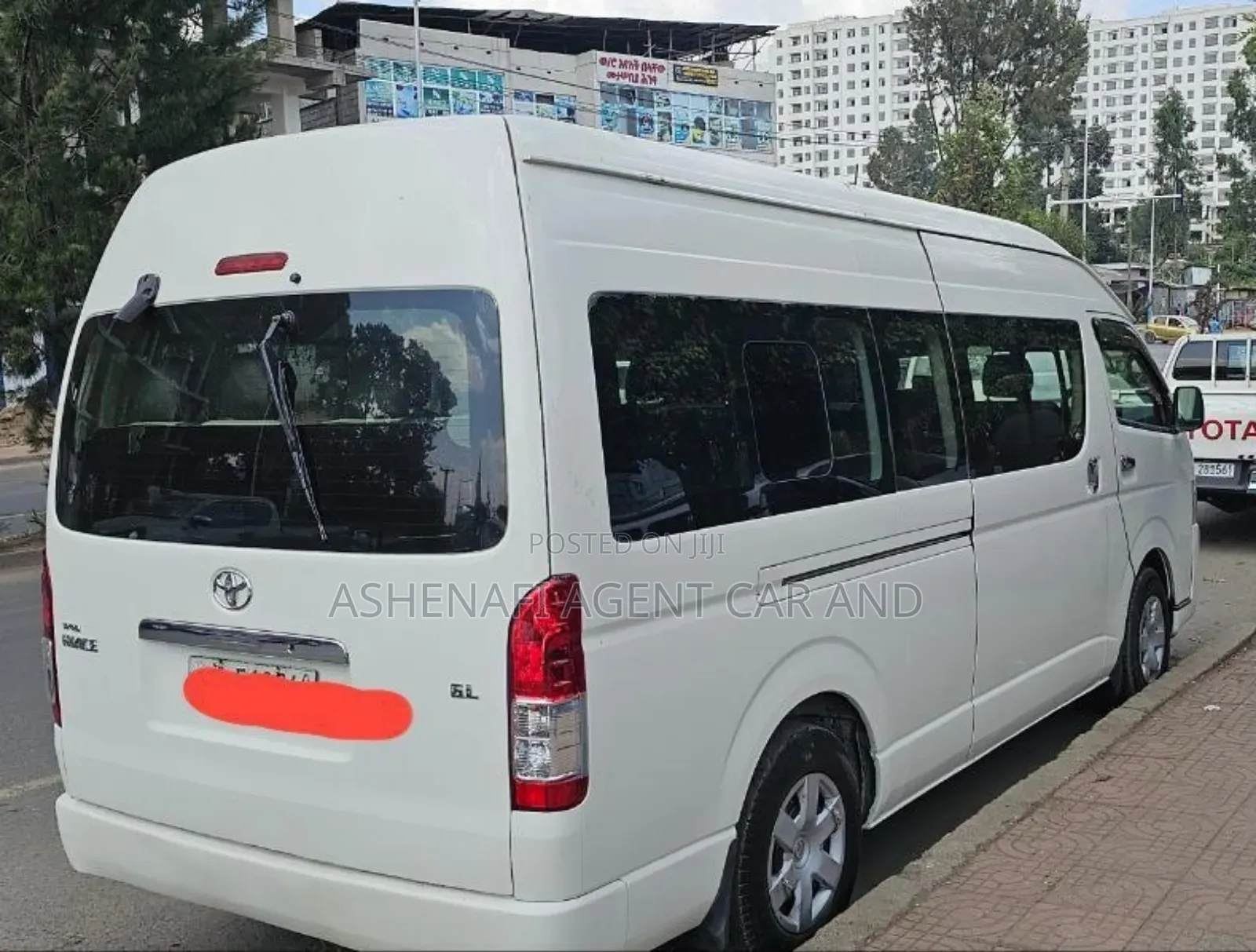 Toyota HiAce 2017 White