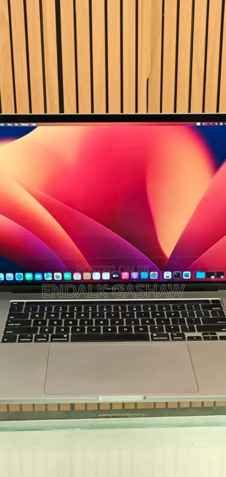 New Laptop Apple MacBook Pro 2019 16GB Intel Core I7 SSD 512GB