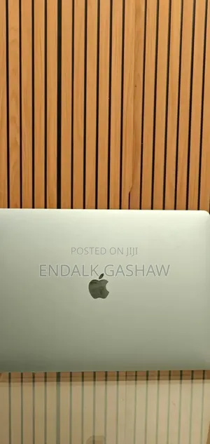 New Laptop Apple MacBook Pro 2019 16GB Intel Core I7 SSD 512GB