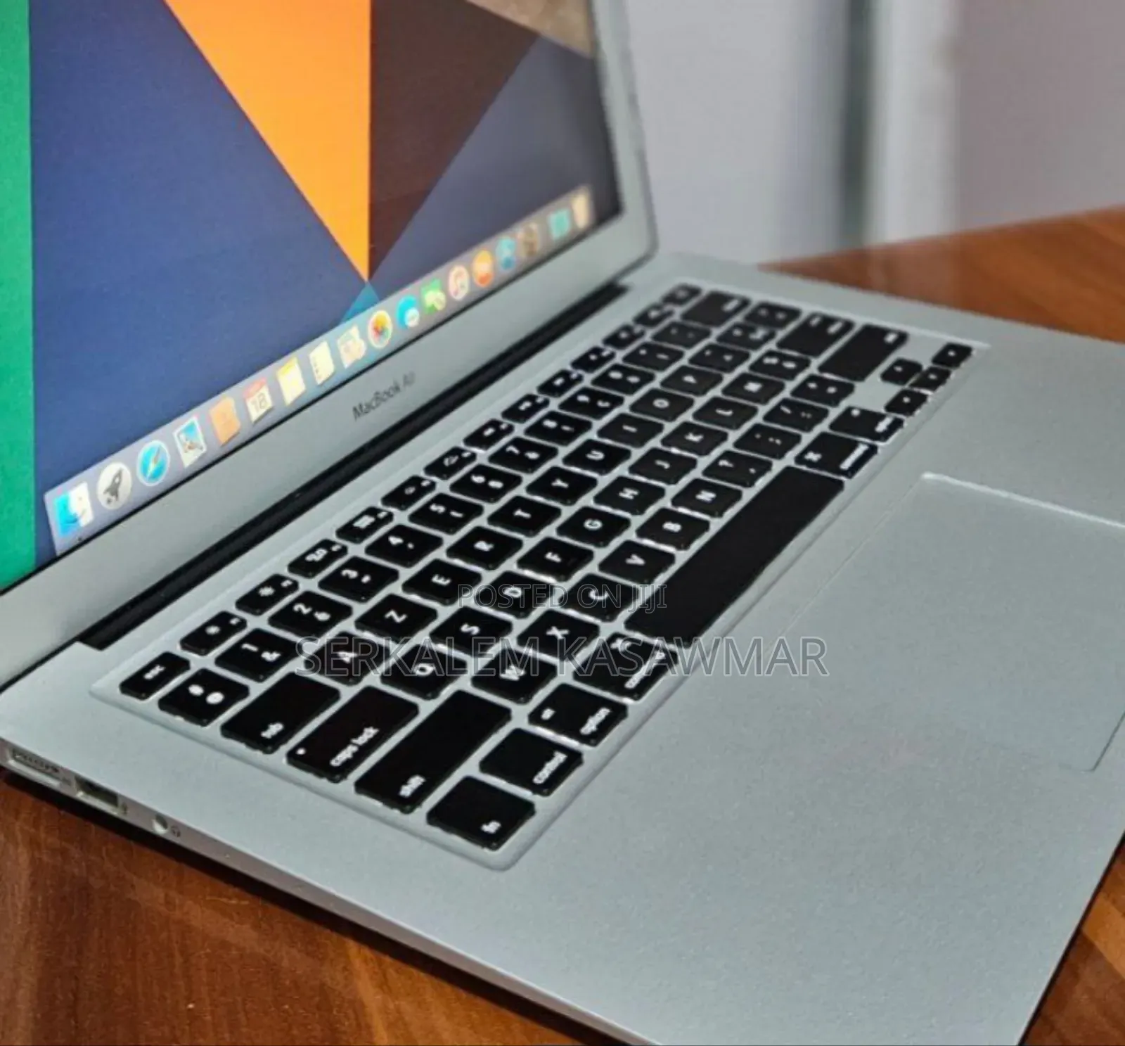 New Laptop Apple MacBook Air 2015 8GB Intel Core I5 SSD 256GB