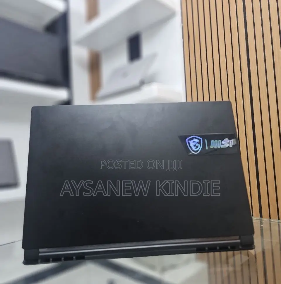 New Laptop MSI Stealth 16 Studio A13VG 16GB Intel Core I7 SSD 1T