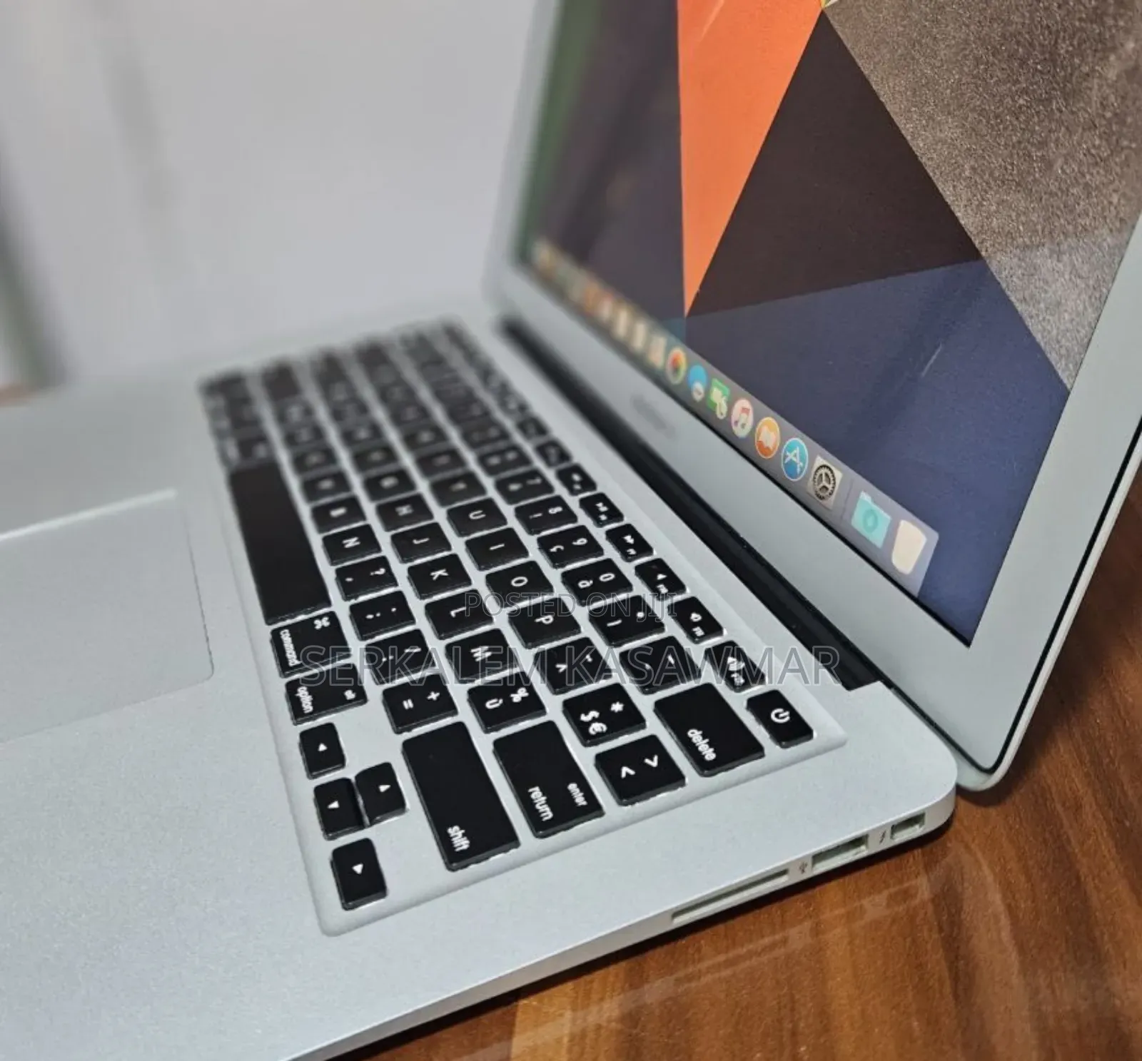 New Laptop Apple MacBook Air 2015 8GB Intel Core I5 SSD 256GB