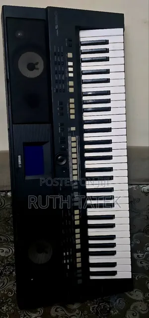 Photo - Yamaha PSR S550