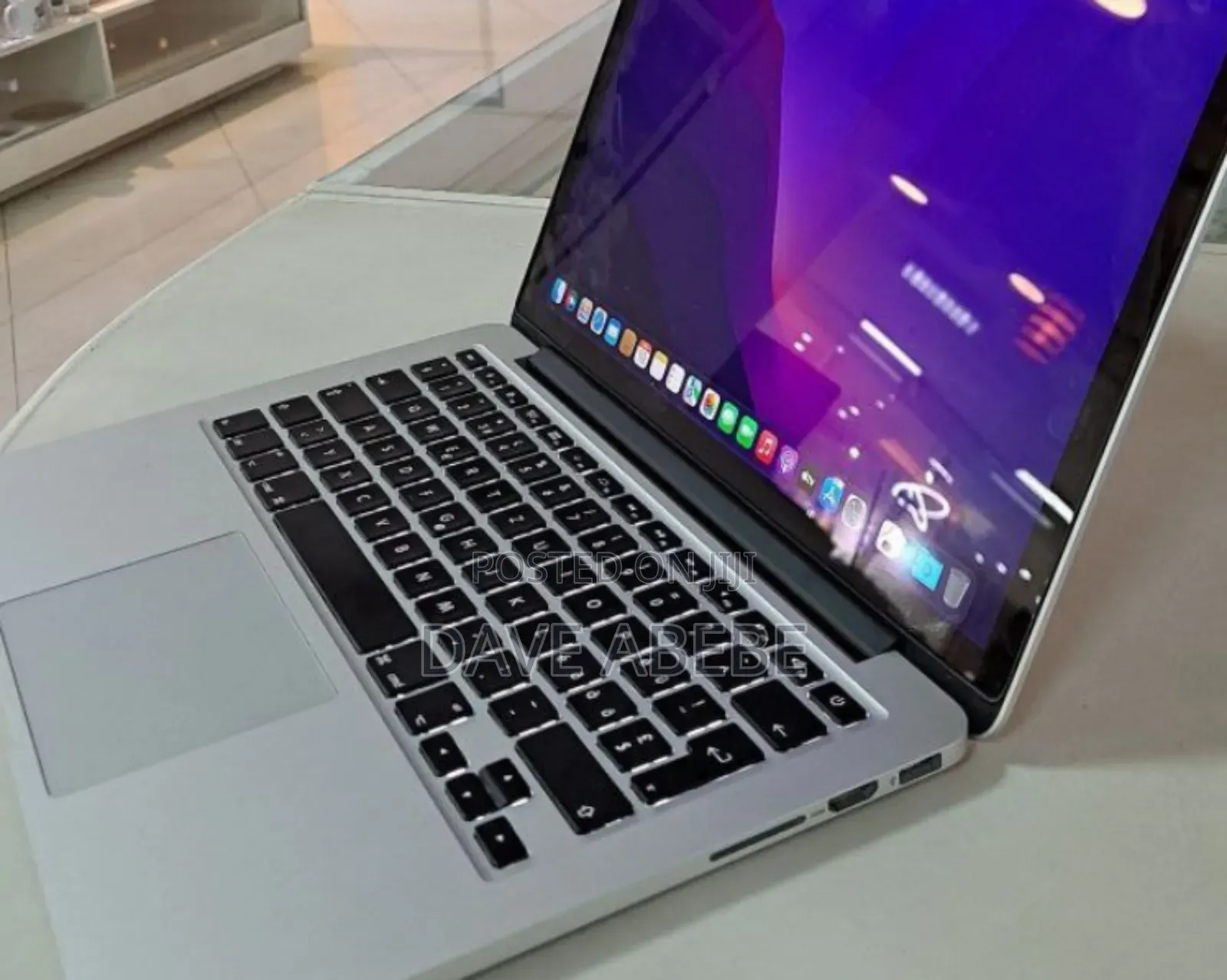 New Laptop Apple MacBook Pro 2015 8GB Intel Core I5 SSD 256GB