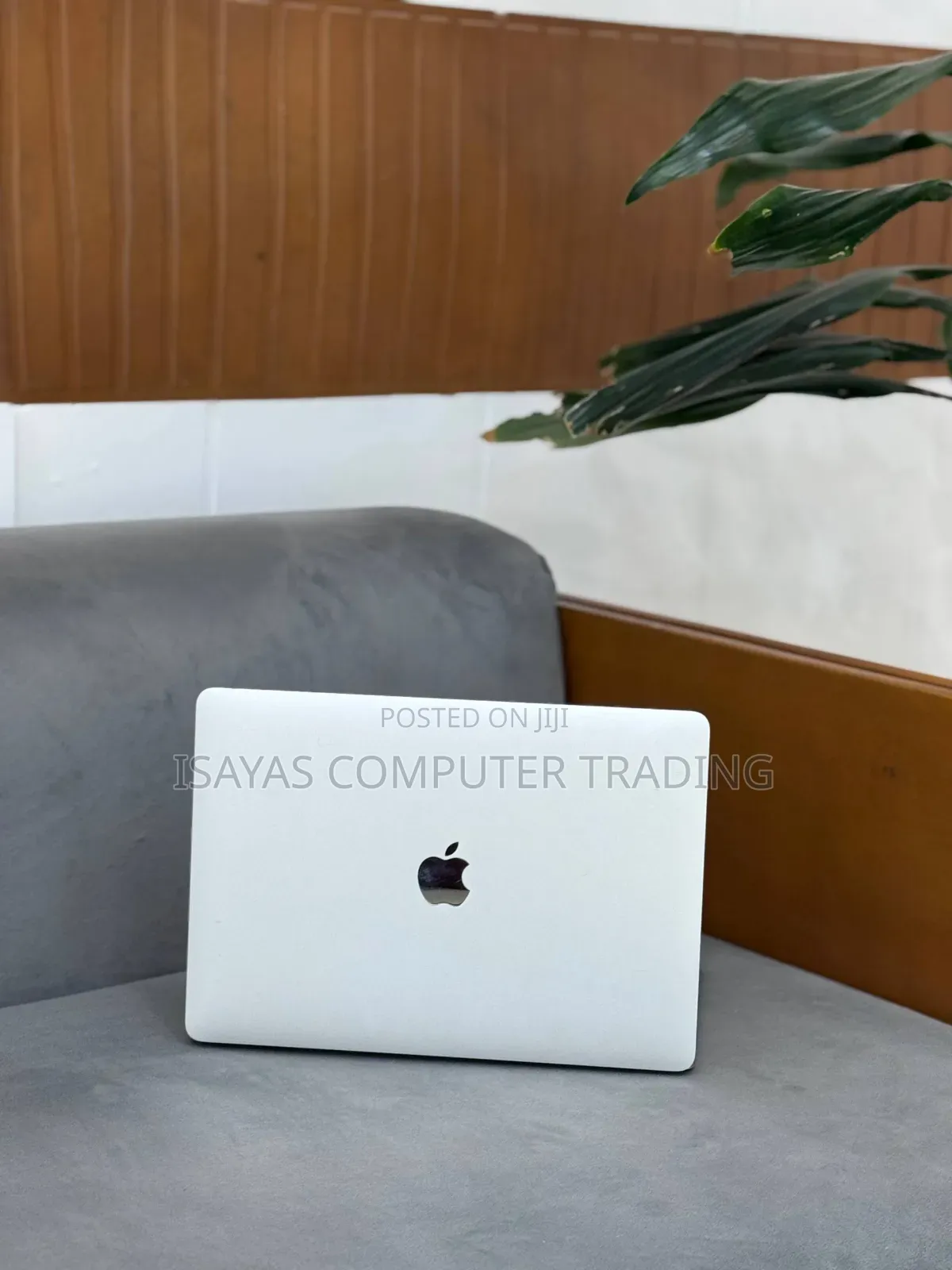 New Laptop Apple MacBook Air 2019 8GB SSD 128GB