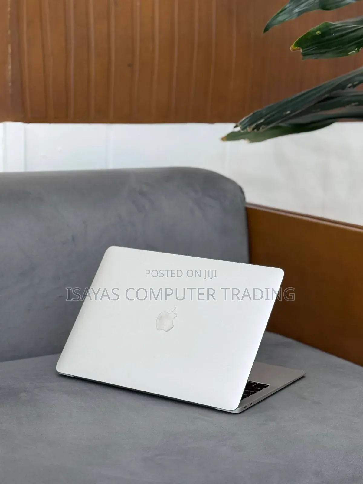 New Laptop Apple MacBook Air 2019 8GB SSD 128GB