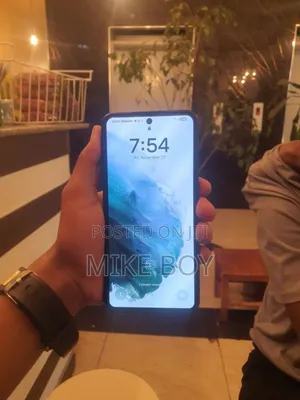 Photo - Samsung Galaxy S21+ 5G 128 GB Black