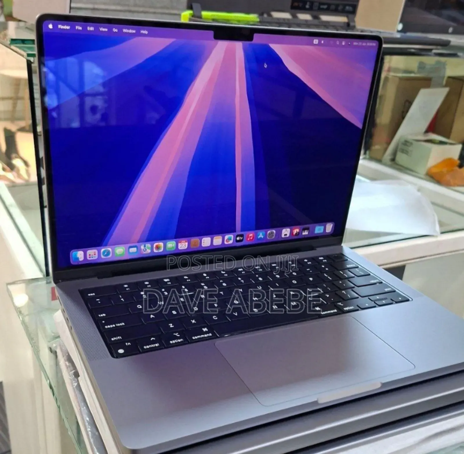 New Laptop Apple MacBook Pro M1 32GB Apple M1 Pro SSD 512GB