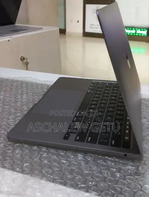 New Laptop Apple MacBook Pro M1 16GB Apple M1 Pro SSD 256GB