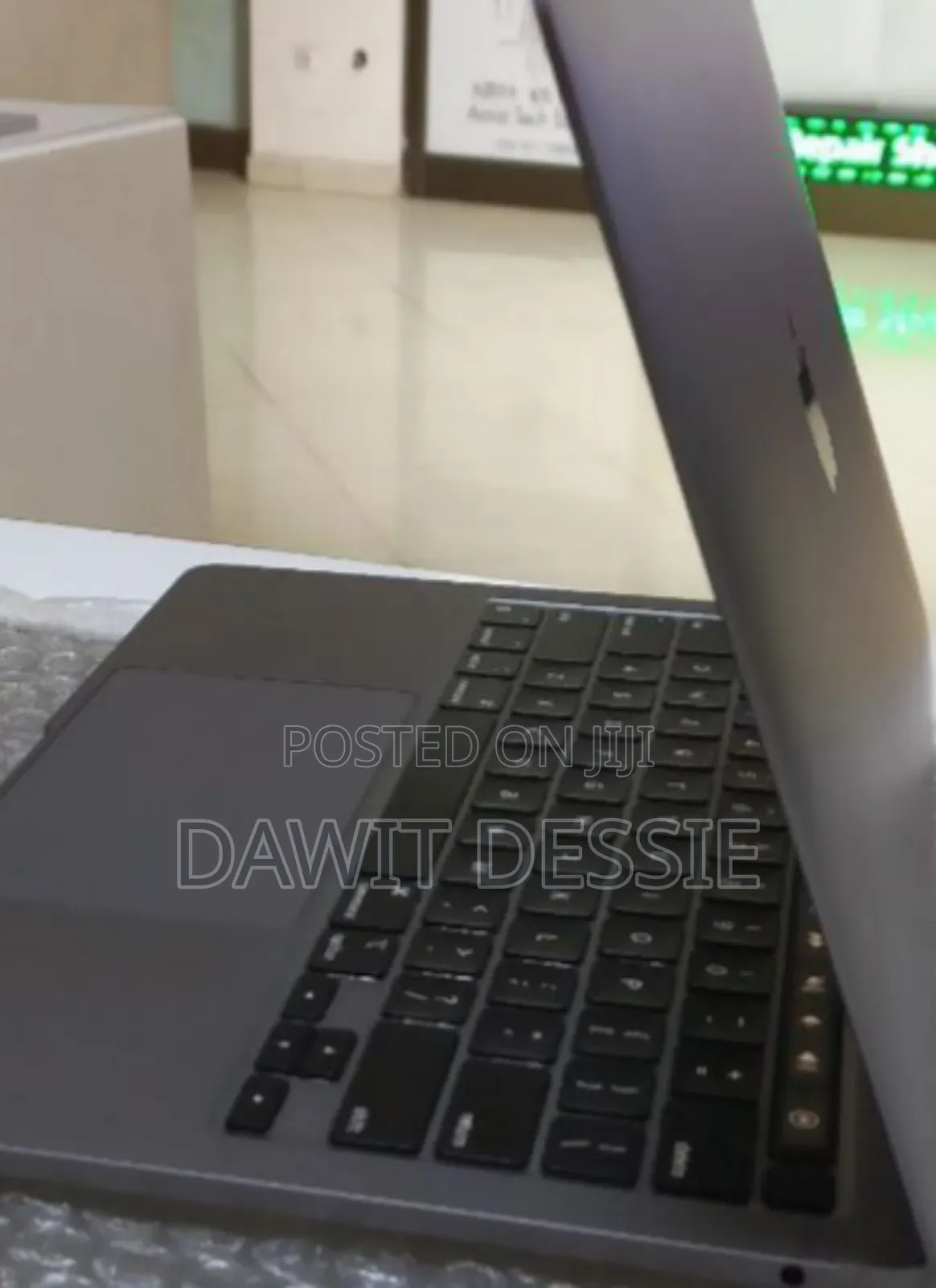 New Laptop Apple MacBook Pro 2020 M1 16GB Apple M1 Pro SSD 256GB