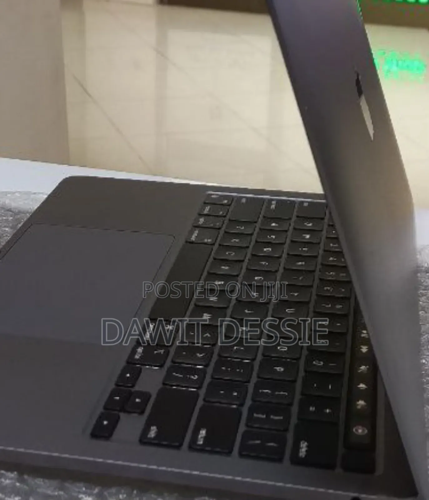 New Laptop Apple MacBook Pro 2020 M1 16GB Apple M1 Pro SSD 256GB