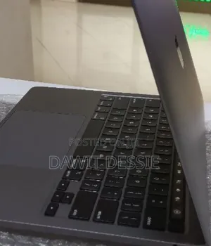 New Laptop Apple MacBook Pro 2020 M1 16GB Apple M1 Pro SSD 256GB