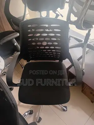 ያብሮ ዋንባሮች Office Chairs