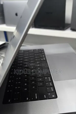 New Laptop Apple MacBook Pro 2020 M1 64GB Apple M1 SSD 1T