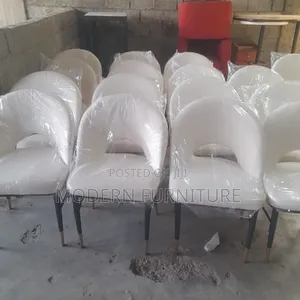 Photo - Bar Hotels Cafés Restaurants Salons ሆቴል ካፌ ምግብ ቤት የውበት ሳሎን ወንበር Wenber