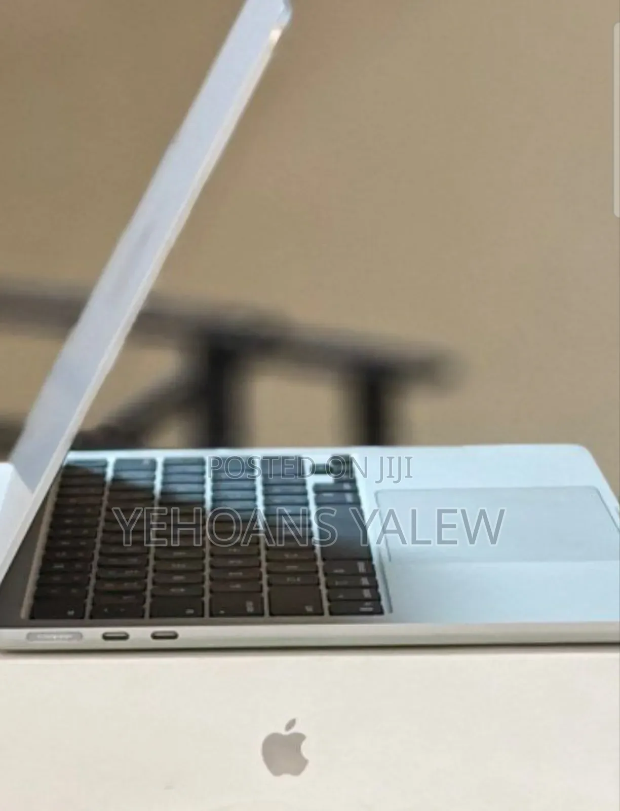 New Laptop Apple MacBook Air 2025 M4 13-Inch 16GB Apple M4 SSD 256GB