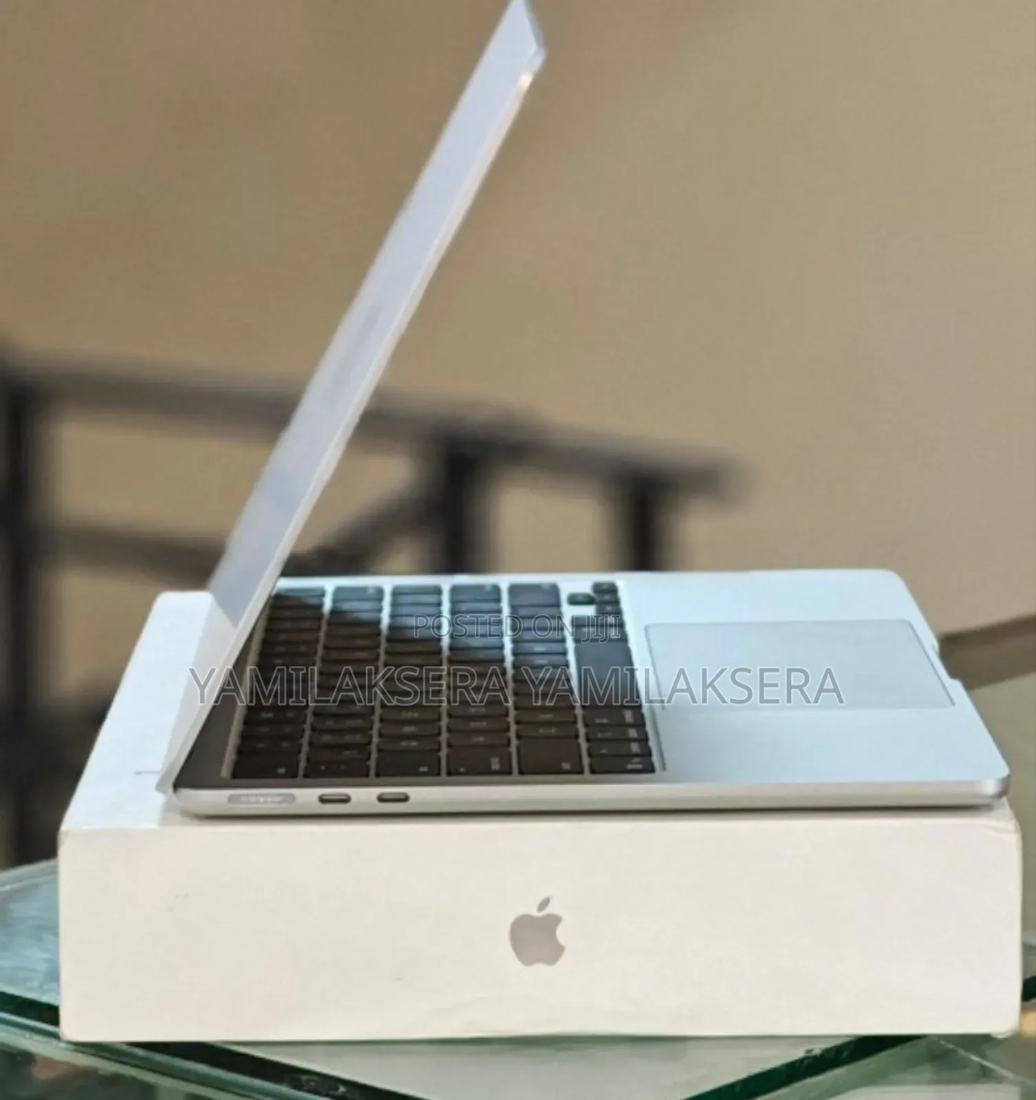 New Laptop Apple MacBook Air 2025 M4 13-Inch 16GB Apple M4 SSD 256GB