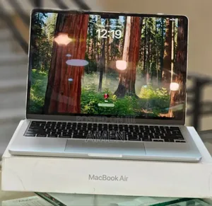 New Laptop Apple MacBook Air 16GB Apple M4 SSD 256GB