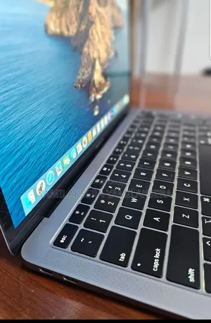 New Laptop Apple MacBook Air 2019 8GB Intel Core I5 SSD 128GB