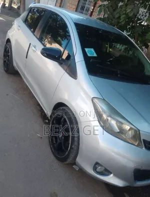 Toyota Yaris 2014 Silver