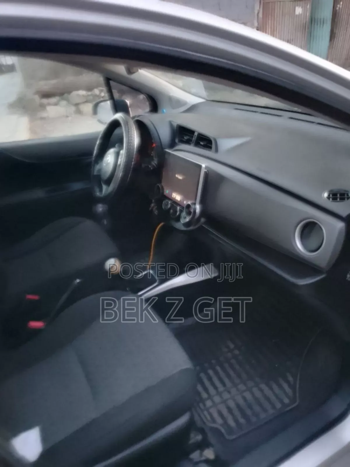 Toyota Yaris 2014 Silver