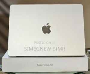 New Laptop Apple MacBook Air 2025 M4 13-Inch 16GB Apple M4 SSD 256GB